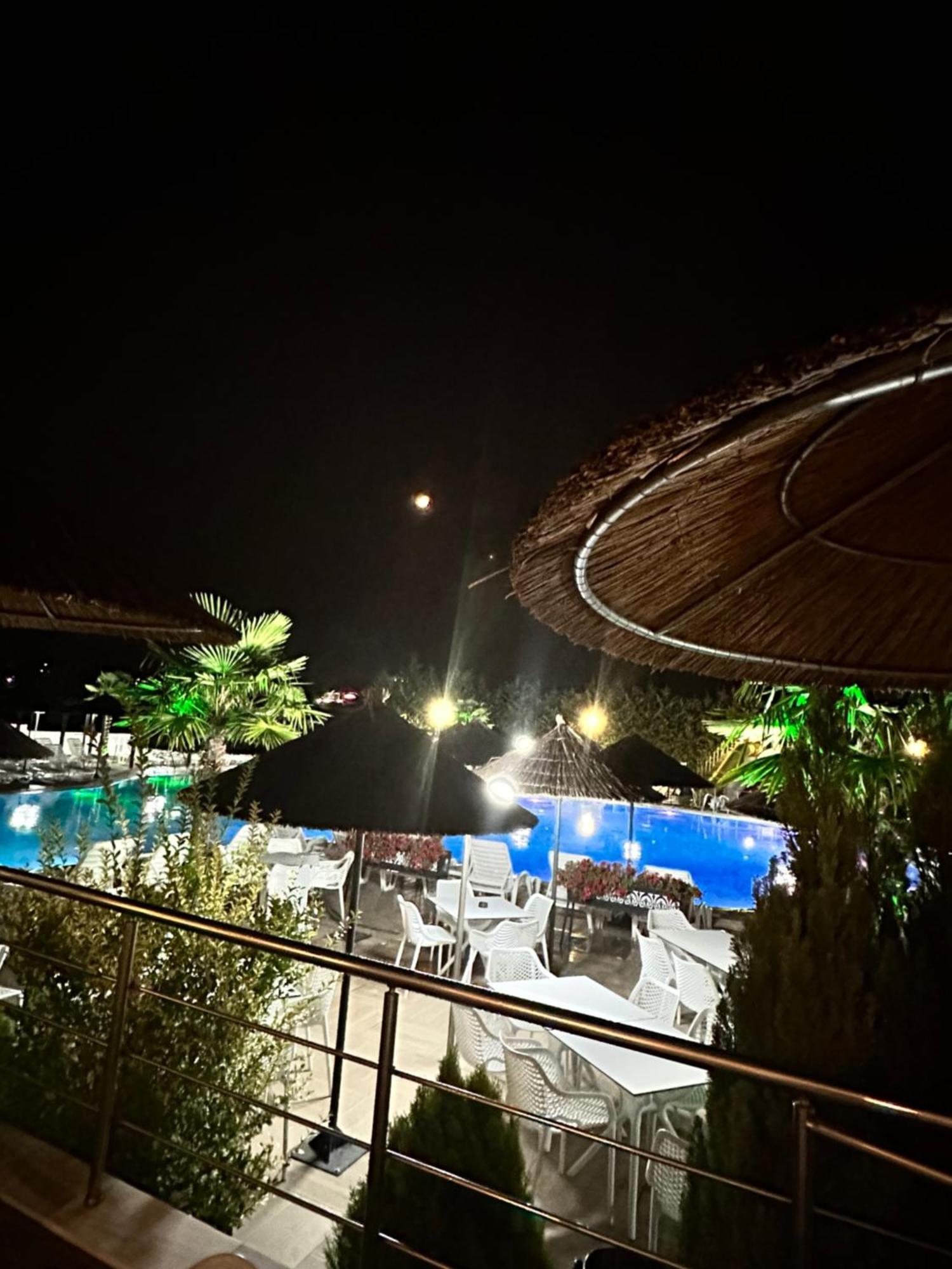 Hotel Aqua Kŭrdzhali Exterior photo