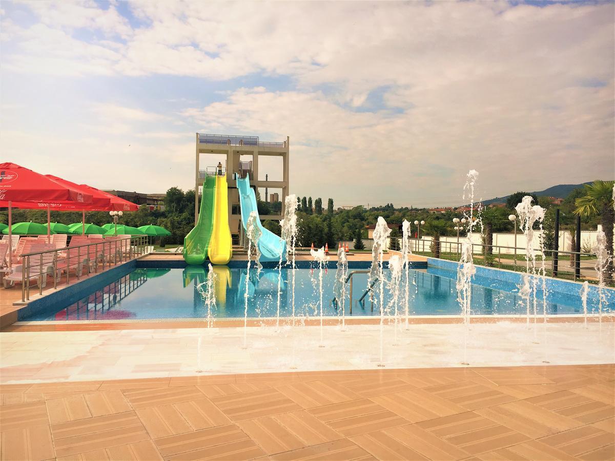 Hotel Aqua Kŭrdzhali Exterior photo